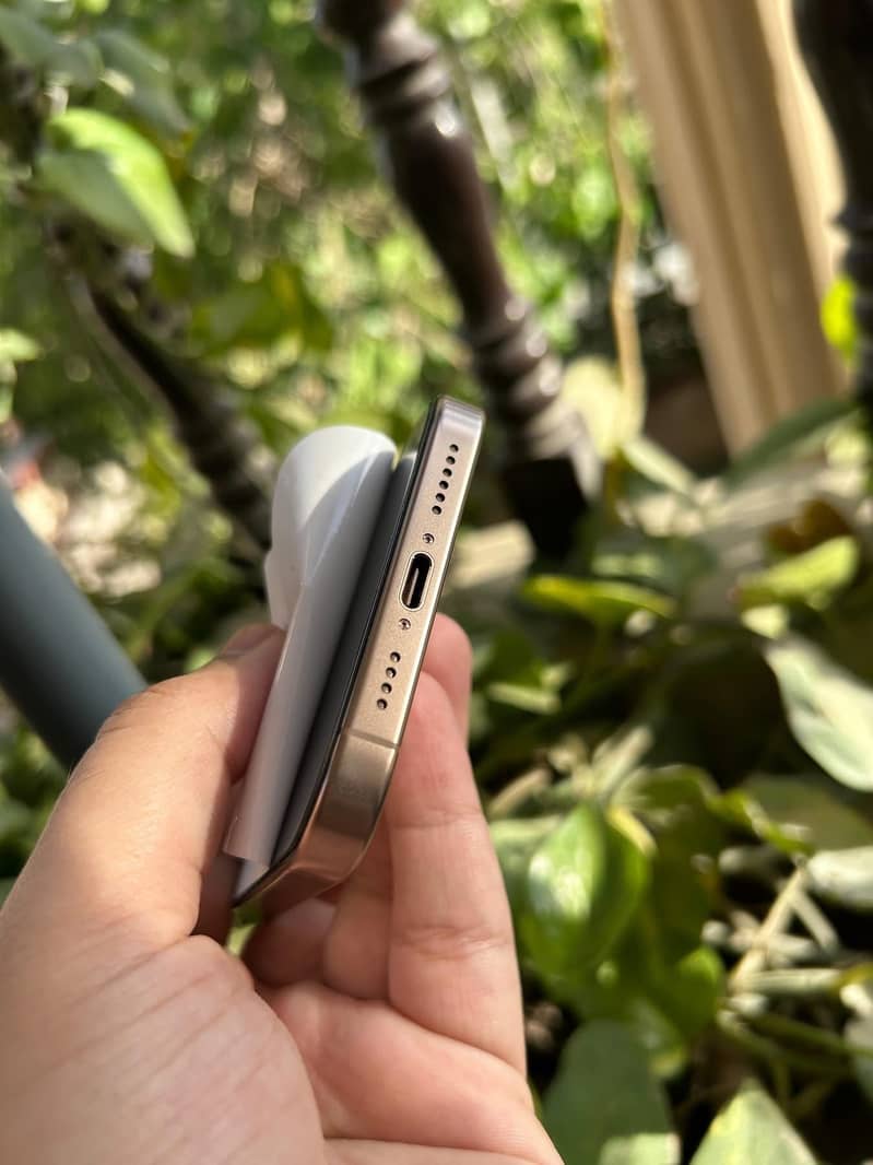 iPhone 16 Pro Max 1TB 3