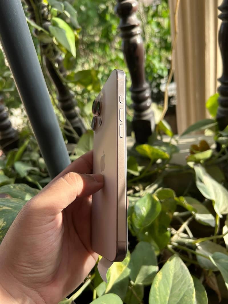 iPhone 16 Pro Max 1TB 8