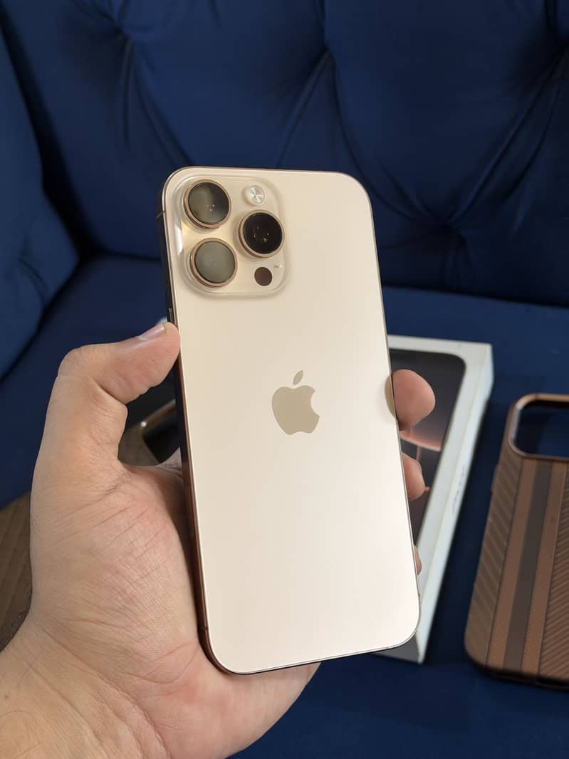 iPhone 16 Pro Max 1TB 11