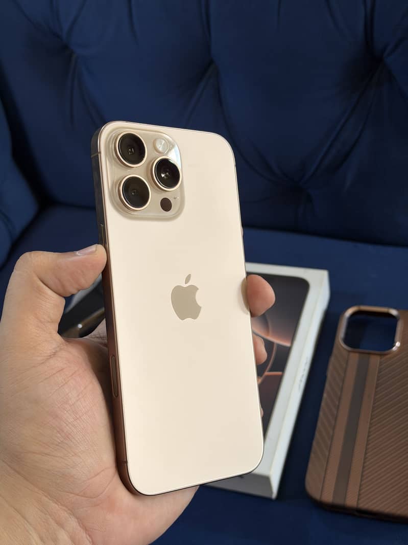 iPhone 16 Pro Max 1TB 12