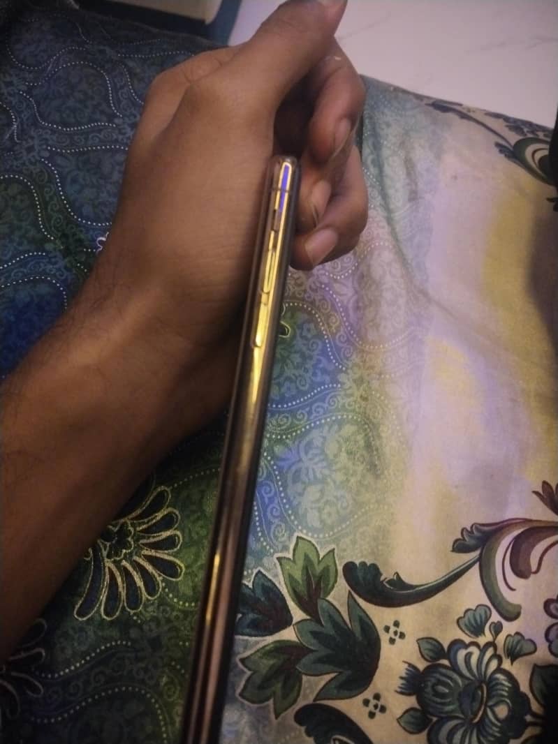 Apple iPhone XS Max 1