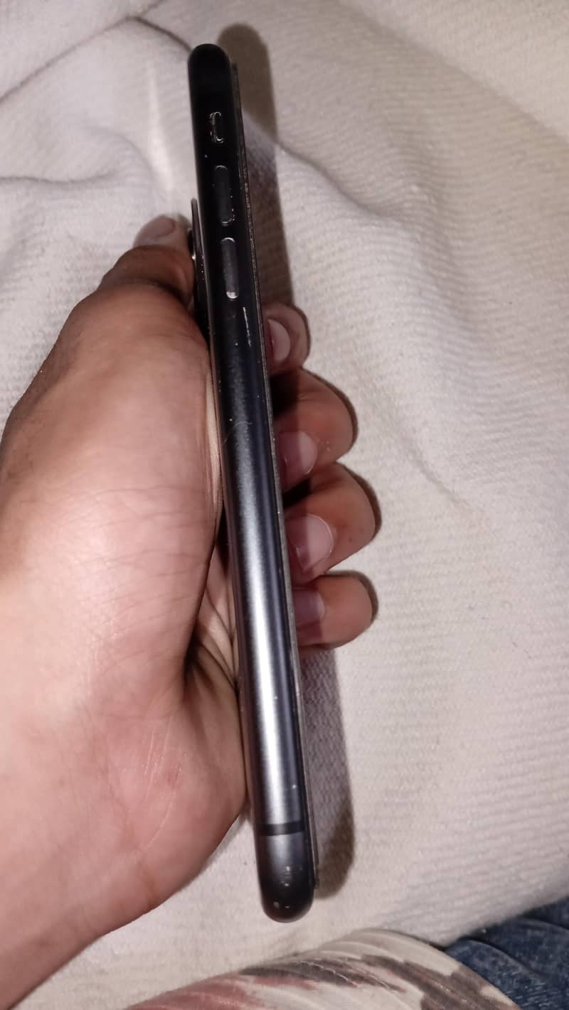 Apple iPhone 11 1