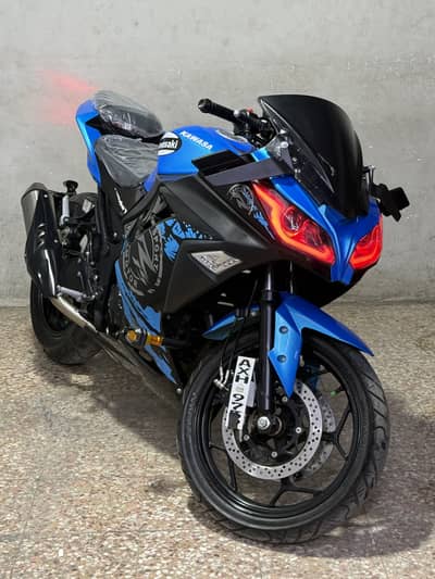 Kawasaki ninja zx10r 250cc 2024 model ( sports heavy bike)
