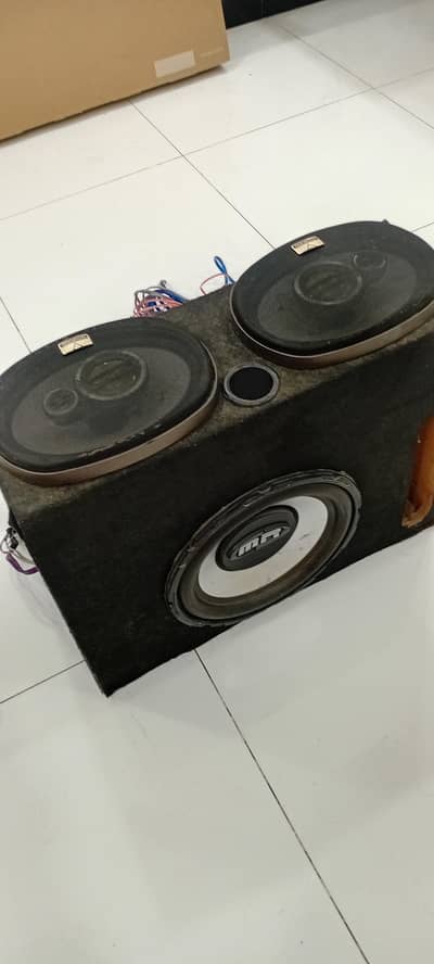 speaker woofer amplifier