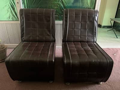 9 seater sofa set - Brown leather with decent design