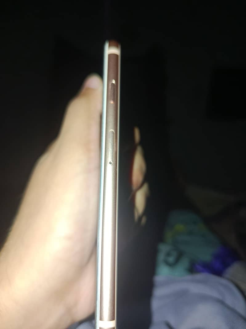 Apple iPhone 8 3