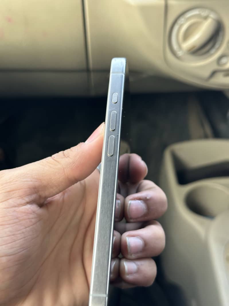Apple iPhone 15 Pro 1