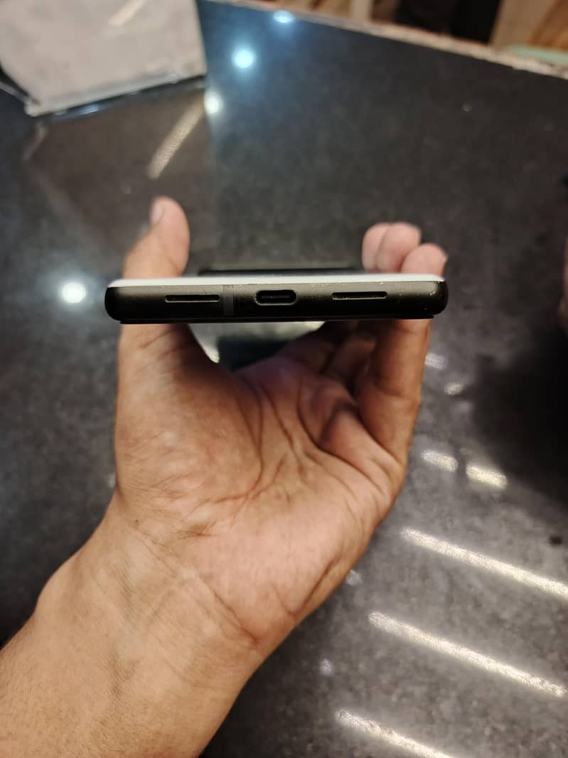 Google Pixel 6 4