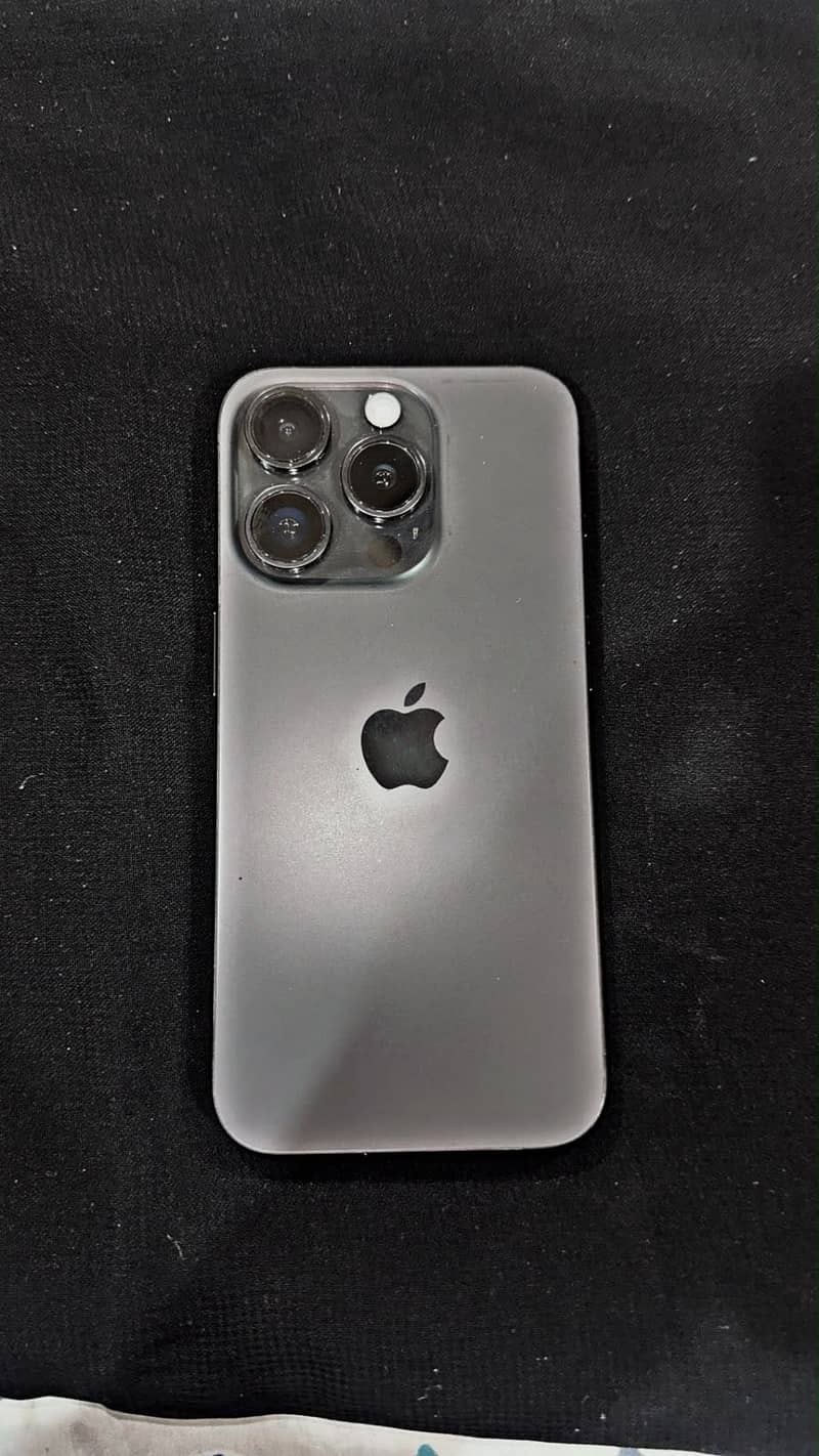 Apple iPhone 15 Pro 0