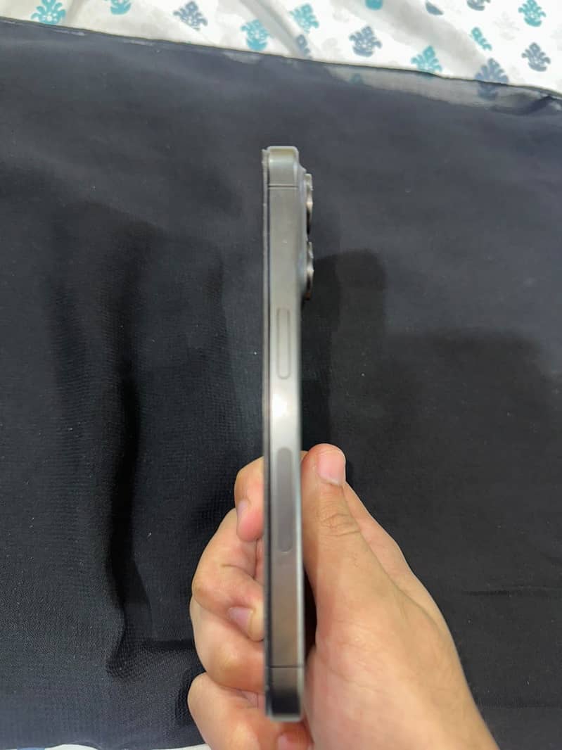 Apple iPhone 15 Pro 1