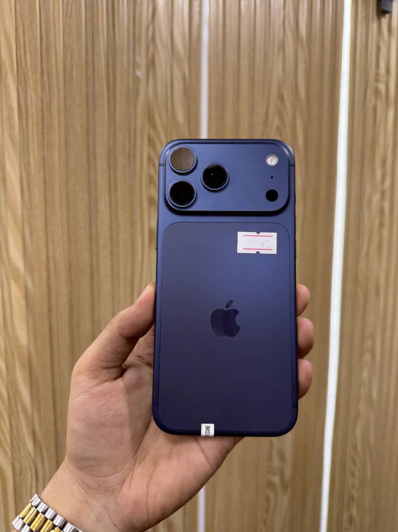 Apple iPhone 17 Pro Max 0