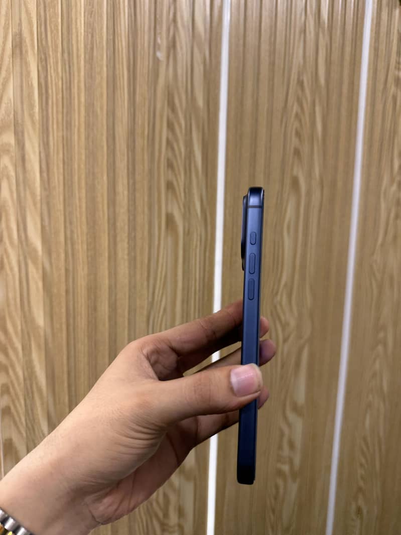Apple iPhone 17 Pro Max 2