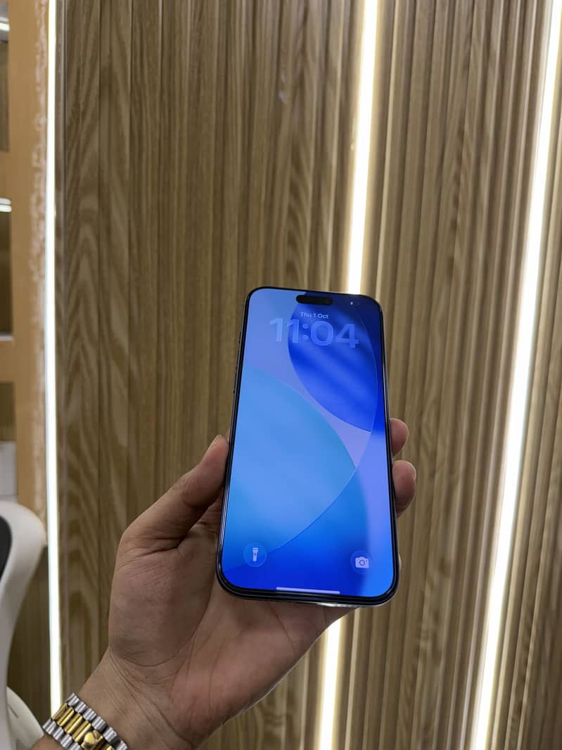 Apple iPhone 17 Pro Max 4