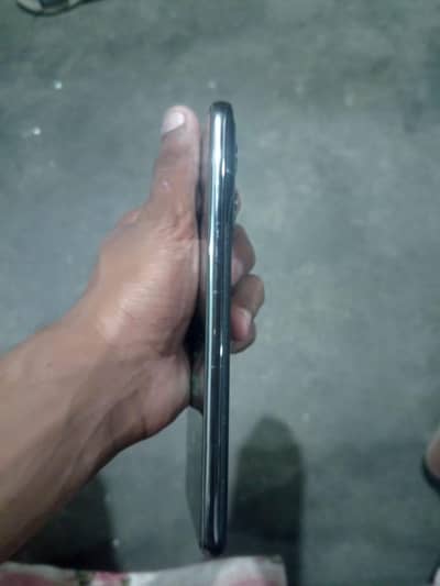 I am selling one plus 10t unlock sim Time used 8gb128gb  arjent sell