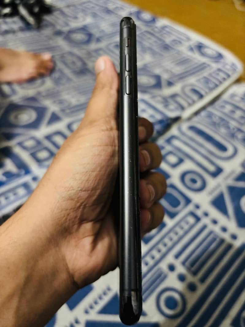 Apple iPhone 11 Pro Max 2