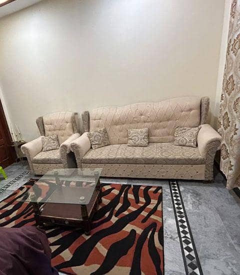 5 seter sofa set   with cover 0