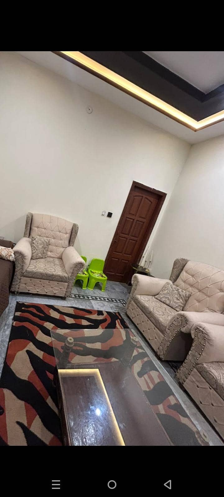 5 seter sofa set   with cover 3