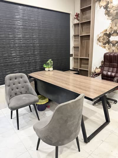 Executive office table with 2 visiting chairs