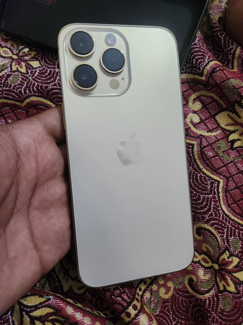 Apple iPhone 14 Pro Max 0