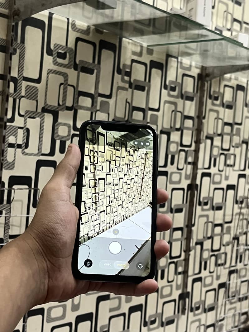 Apple iPhone 11 3