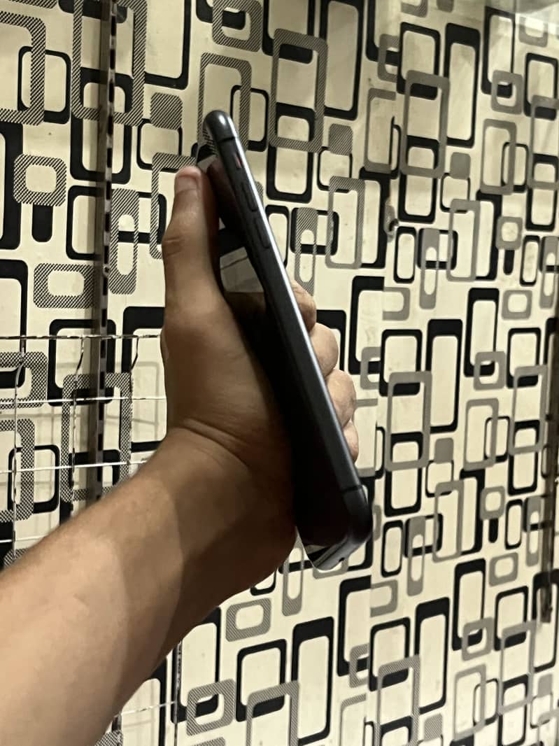 Apple iPhone 11 5