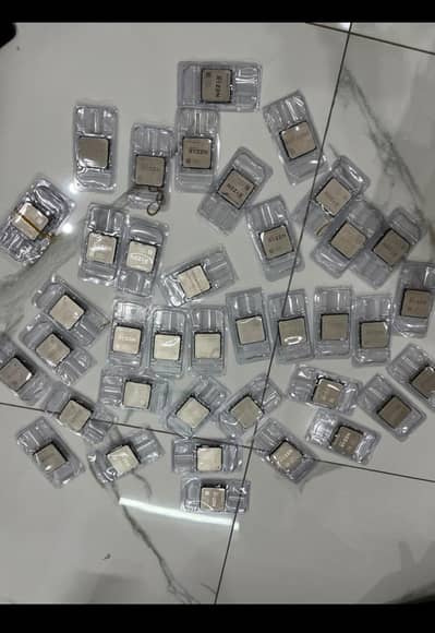 AMD  Ryzen 5600X B450 4 slots B550 4 slots quality available