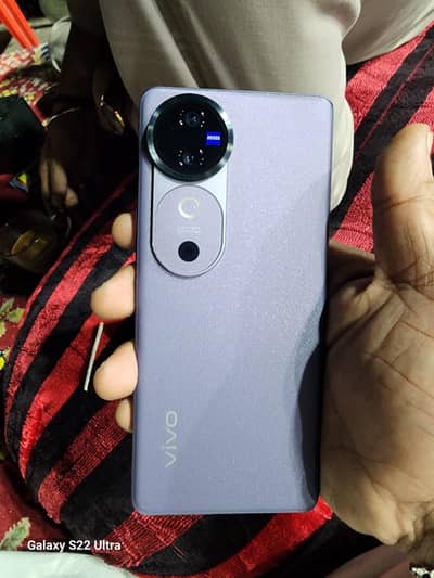 Vivo V40