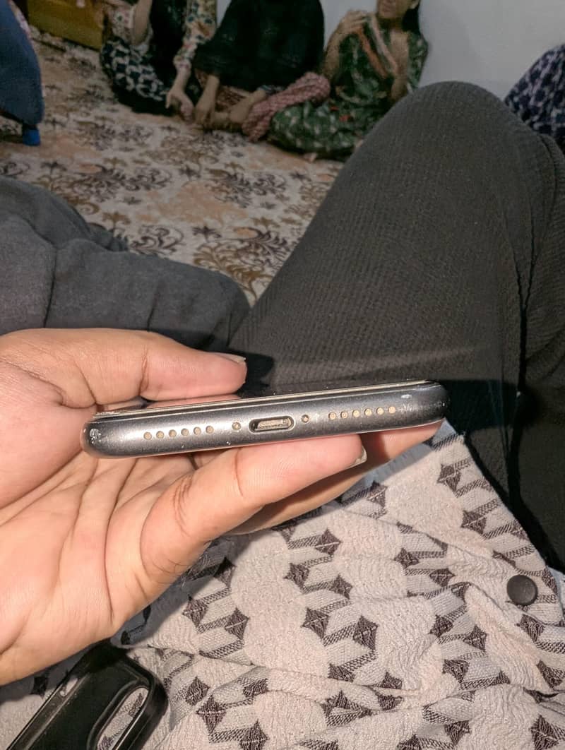 Apple iPhone 11 8