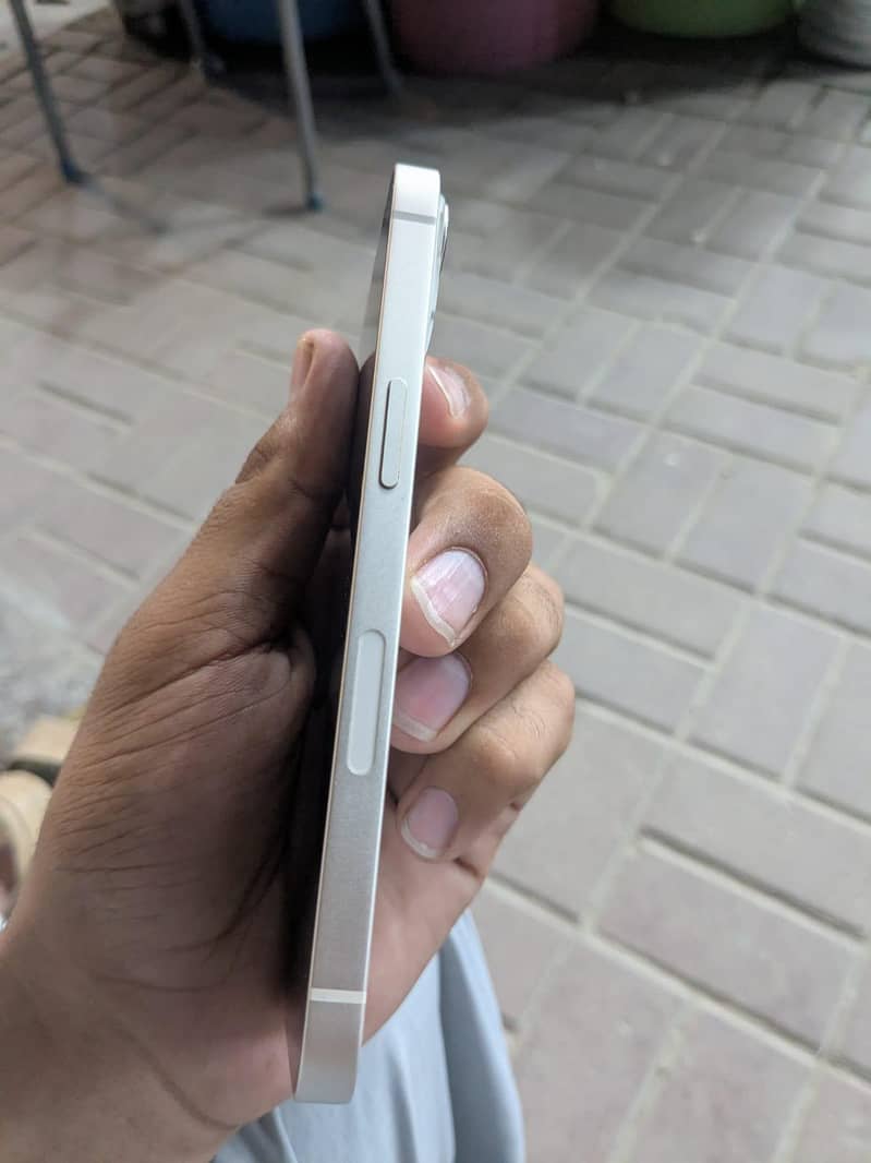 Apple iPhone 13 4