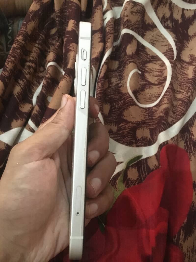 Apple iPhone 12 2