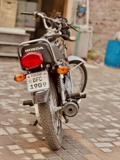 CG 125 2026 model new condition, one hand use