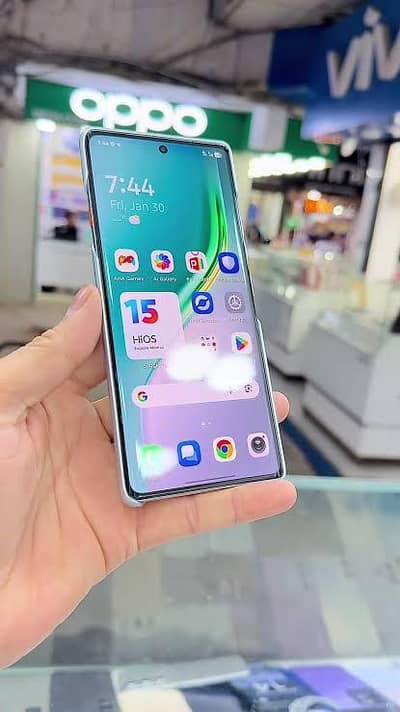 Tecno CAMON 40 Pro