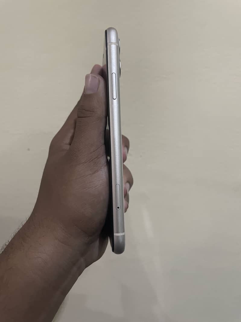 Apple iPhone 11 2
