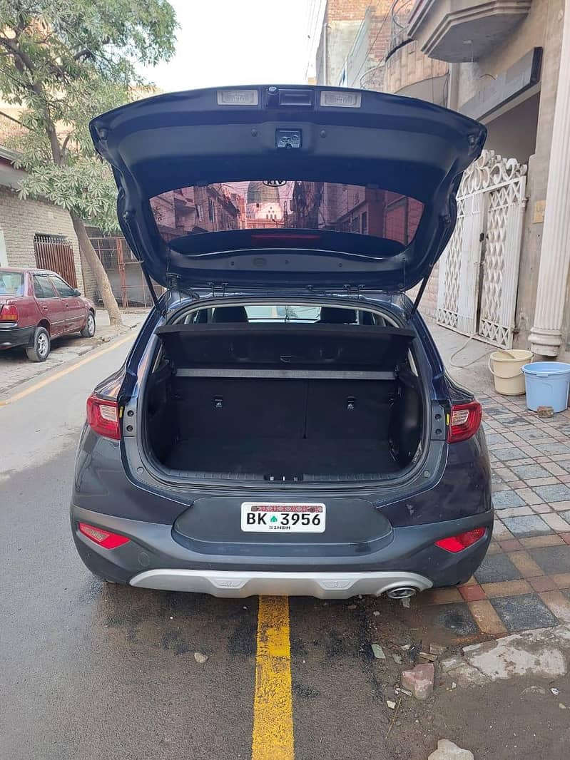 KIA Stonic EX+ 6