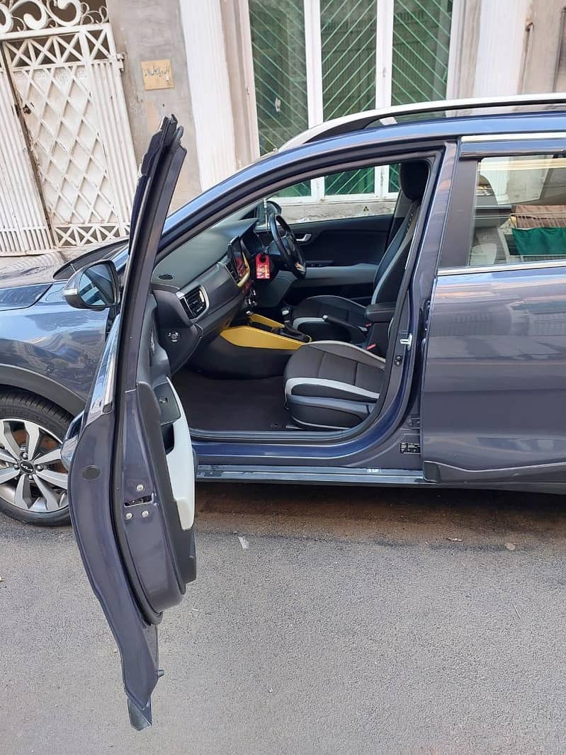 KIA Stonic EX+ 8