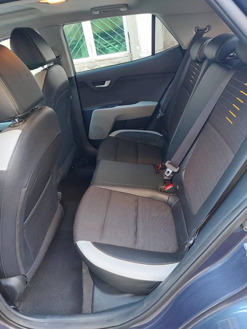 KIA Stonic EX+ 9