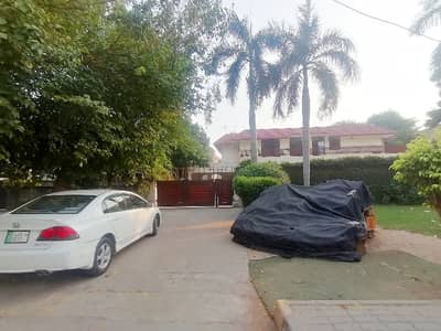 Book A Main Double Road House Of 2 Kanal In Garden Town - Ahmed Block Lahore