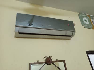 Gree ac bilkul new piece ha