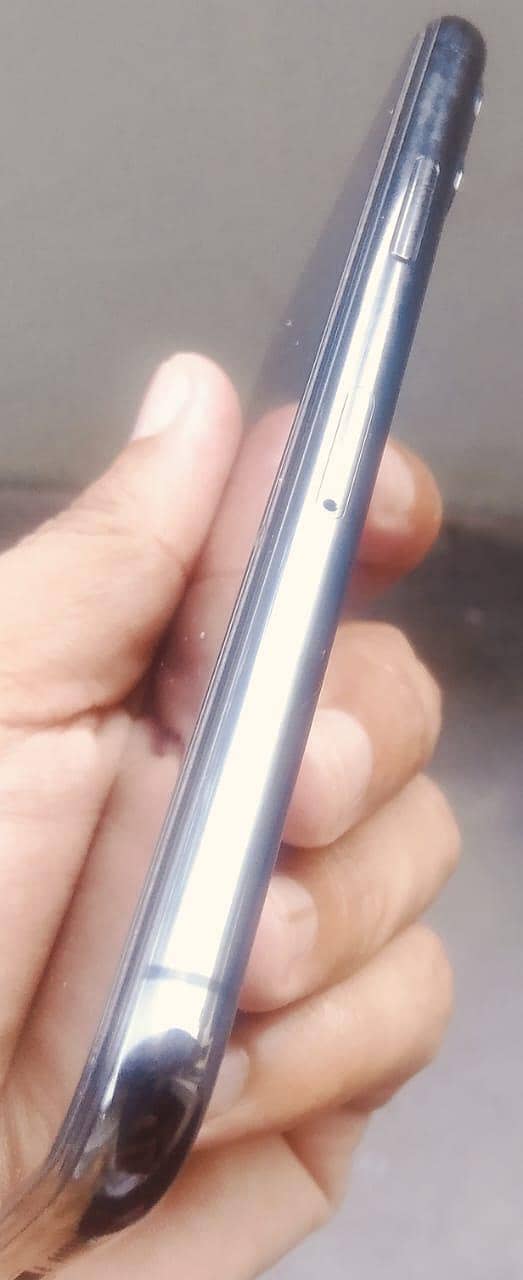 Apple iPhone 11 Pro 2