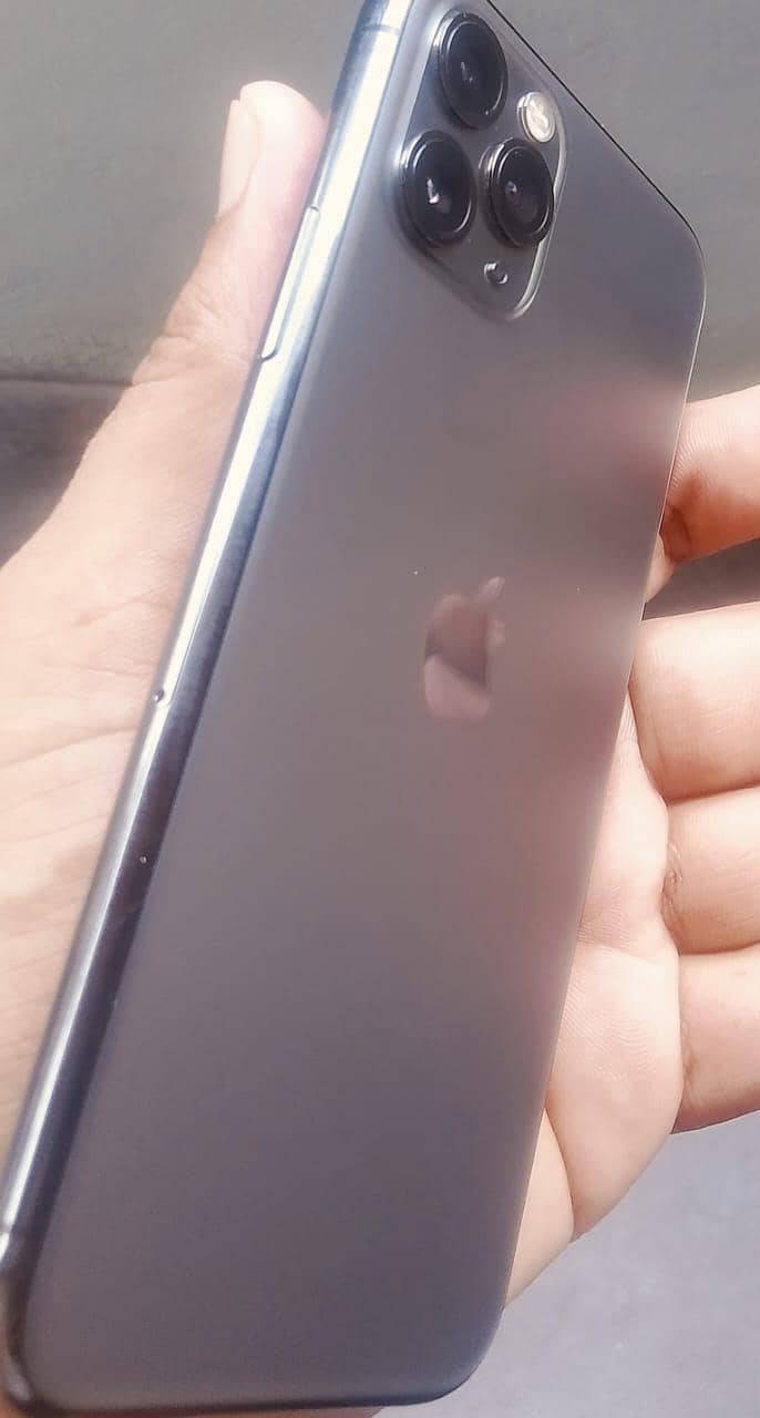 Apple iPhone 11 Pro 3
