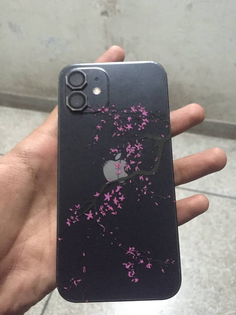 Apple iPhone 12 4