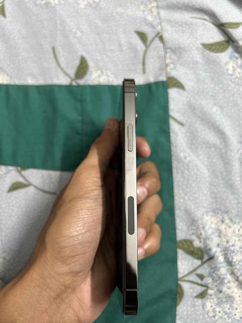 Apple iPhone 12 Pro 2