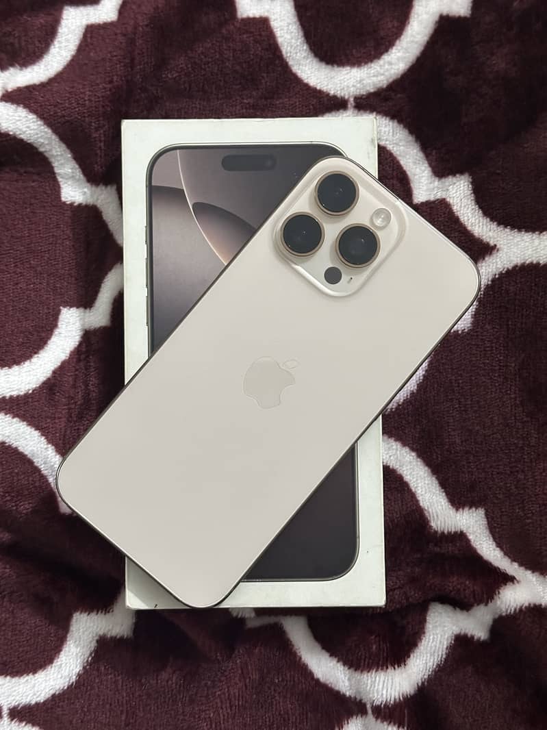 Apple iPhone 16 Pro Max 0