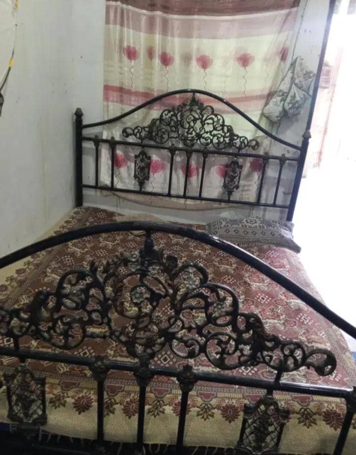 iron bed 6