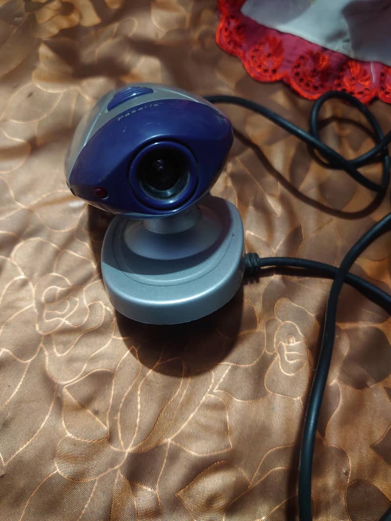 camera + carom board 0