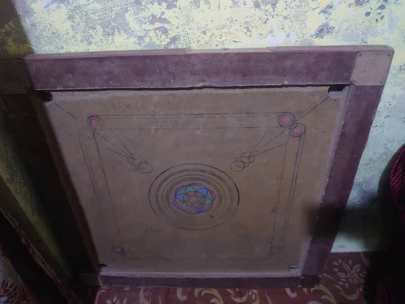 camera + carom board 4