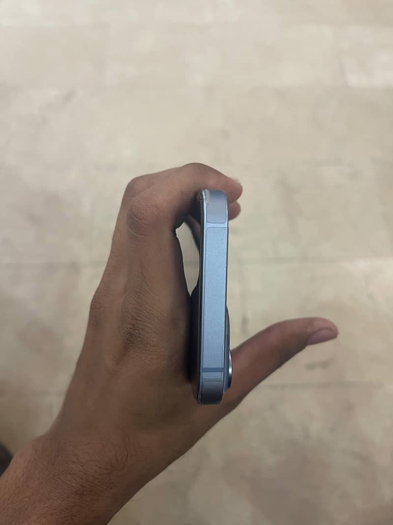 Apple iPhone 14 4