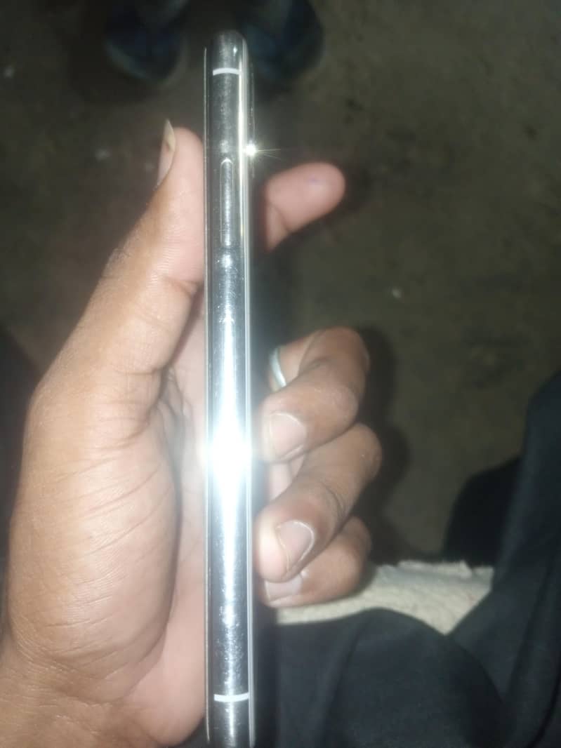 Apple iPhone X 0