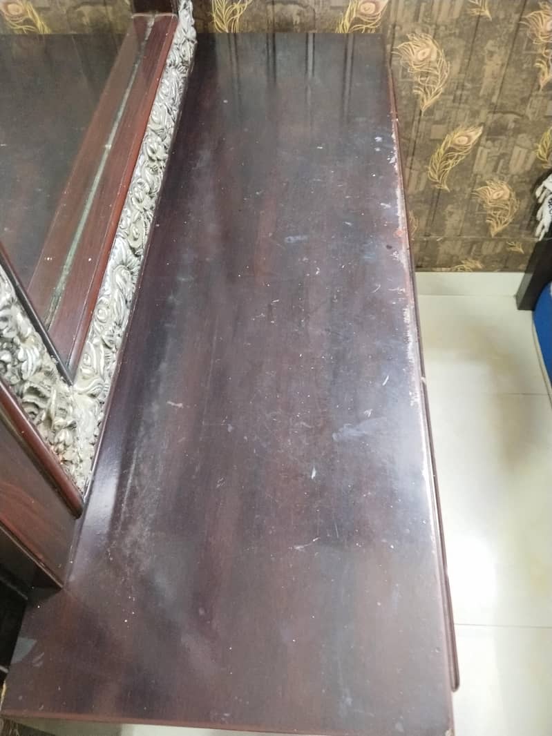 Bed set with side table and dressing 2