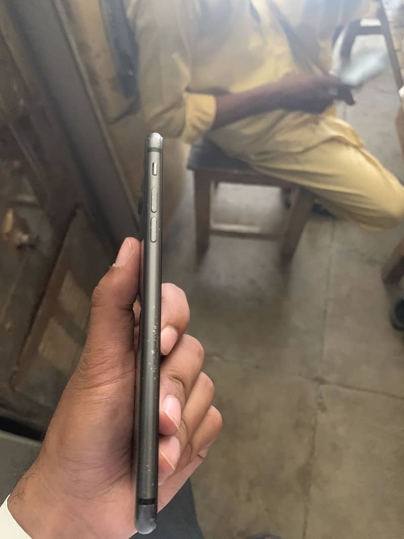 Apple iPhone 8 Plus 1